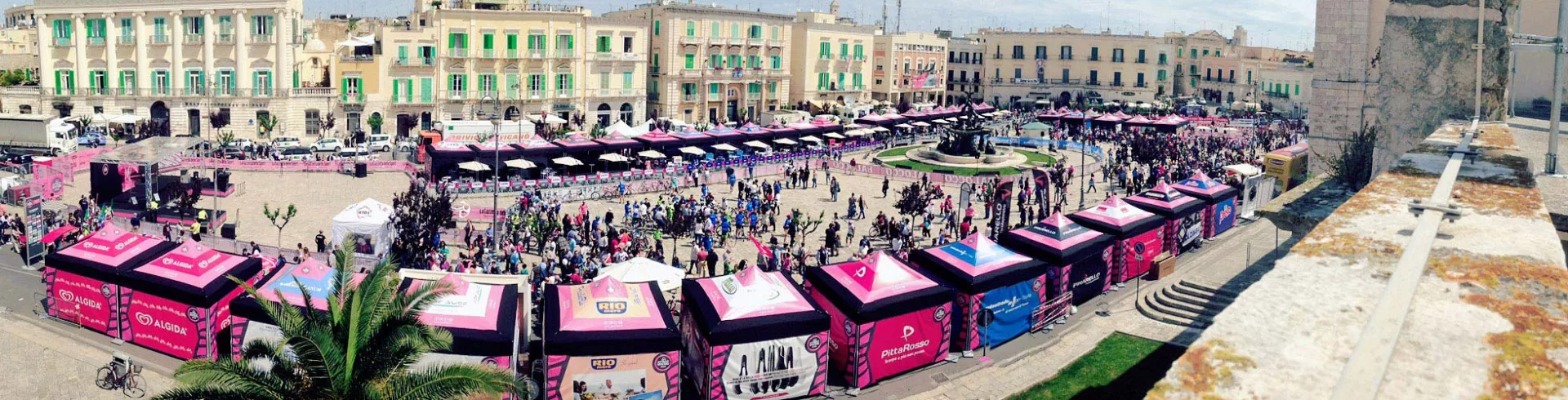 outdoor displays giro