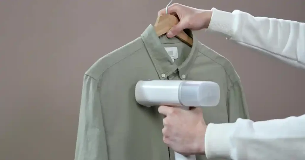 Steam iron for shirt
